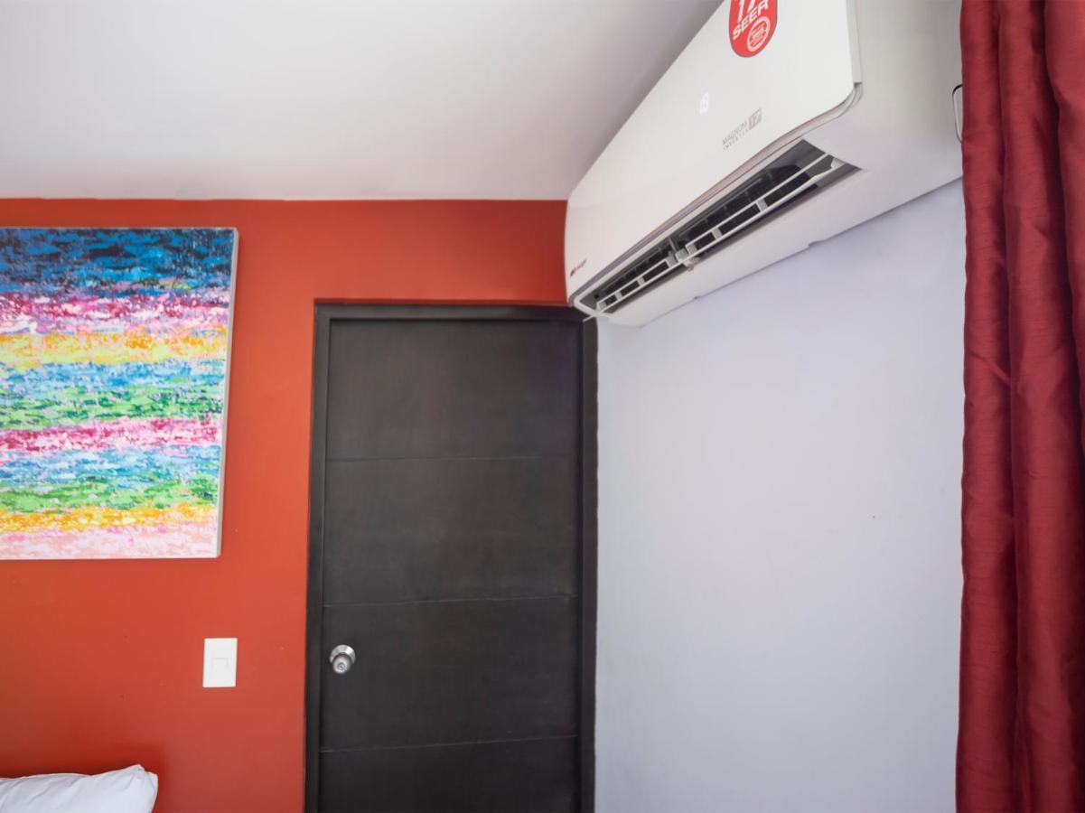 Hotel Adhoc Express Monterrey Zewnętrze zdjęcie