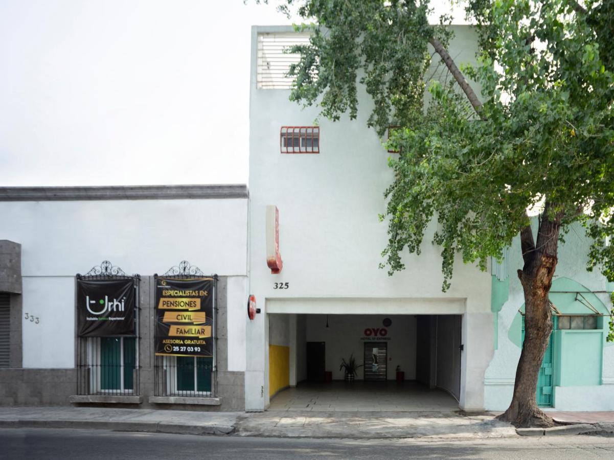 Hotel Adhoc Express Monterrey Zewnętrze zdjęcie