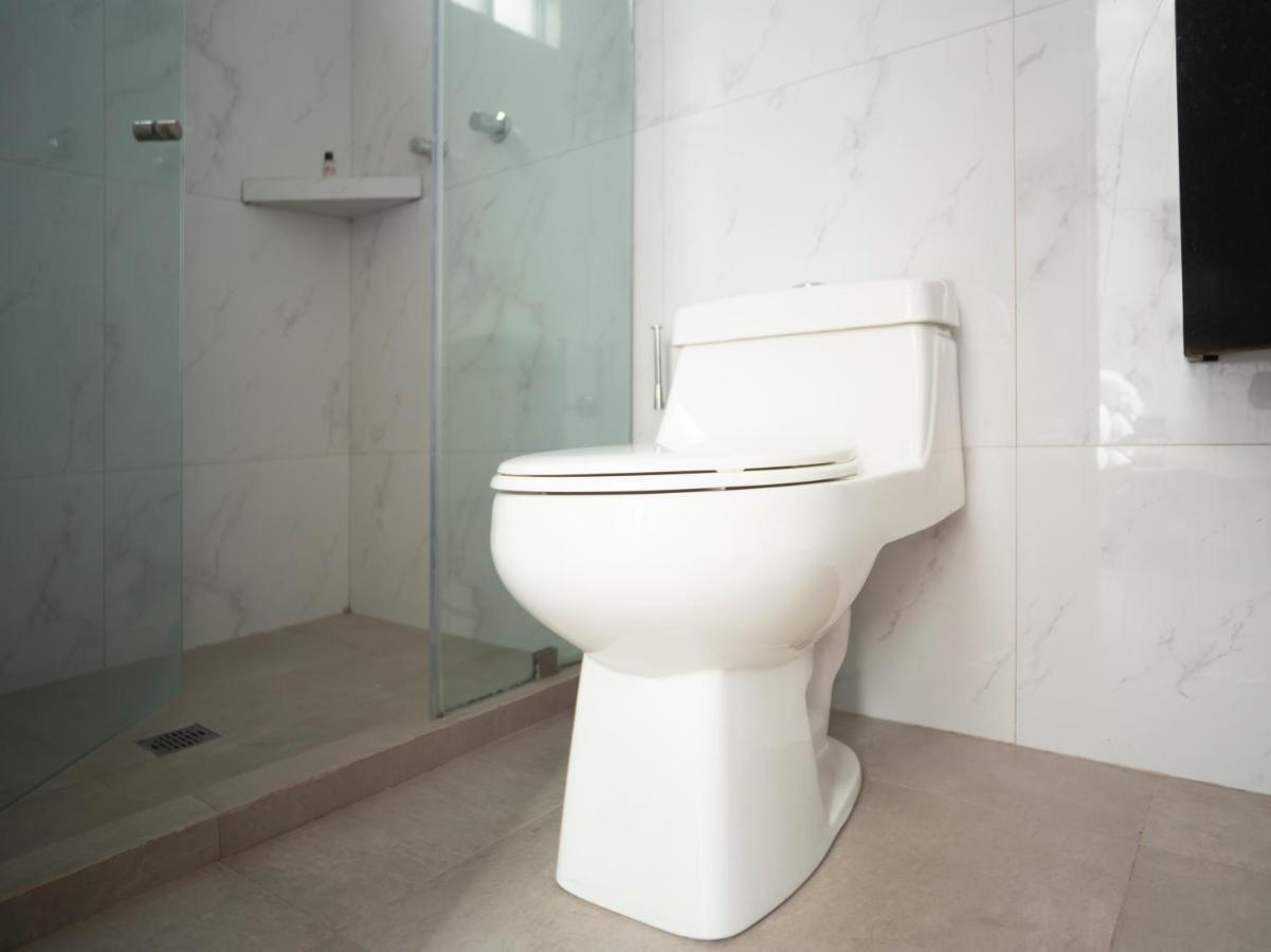 Hotel Adhoc Express Monterrey Zewnętrze zdjęcie