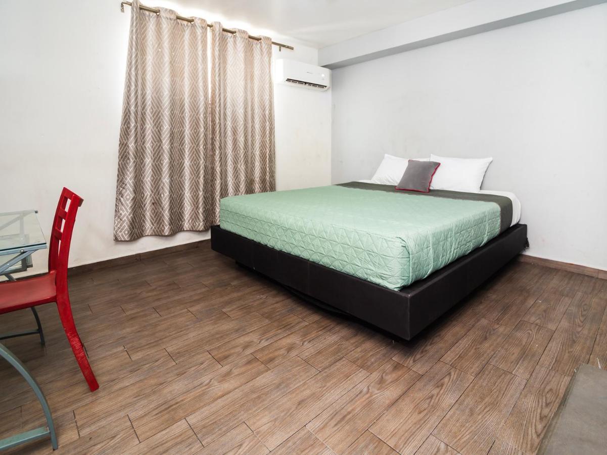 Hotel Adhoc Express Monterrey Zewnętrze zdjęcie