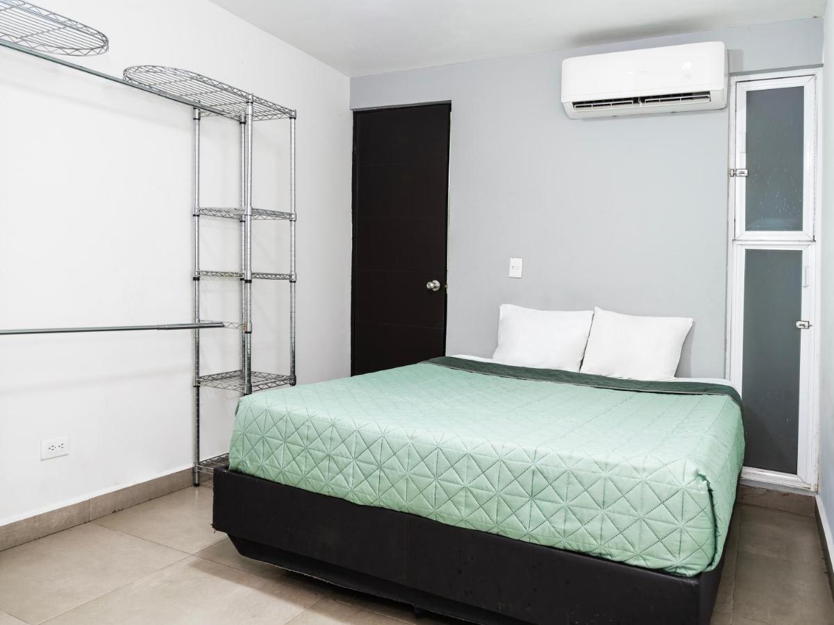 Hotel Adhoc Express Monterrey Zewnętrze zdjęcie
