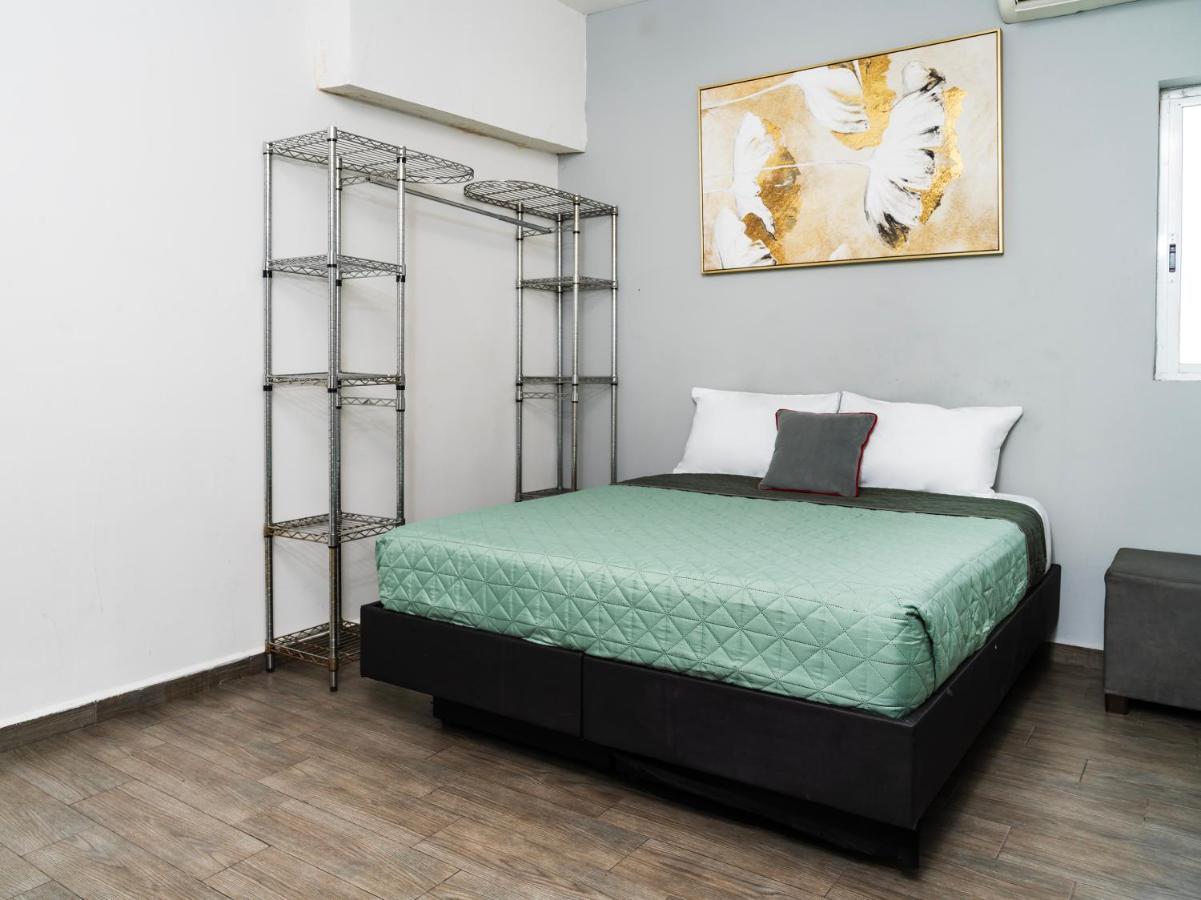 Hotel Adhoc Express Monterrey Zewnętrze zdjęcie