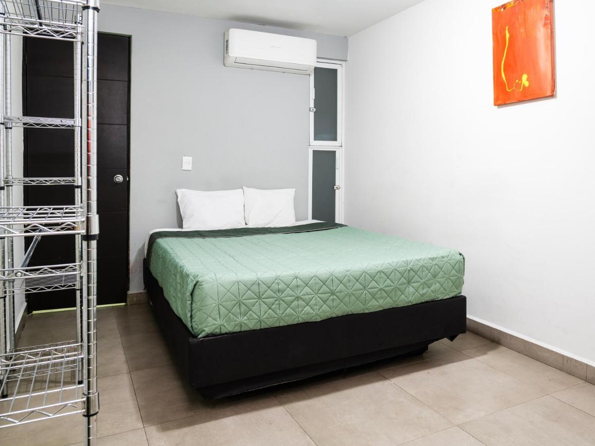 Hotel Adhoc Express Monterrey Zewnętrze zdjęcie